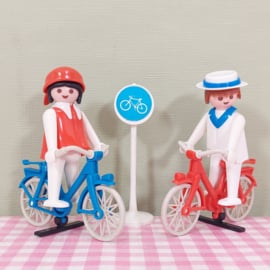 Vintage Playmobil 3573 fietsers met verkeersbord - figuren op fiets