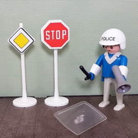 Vintage Playmobil  3324 politie agent met verkeersborden - 1974