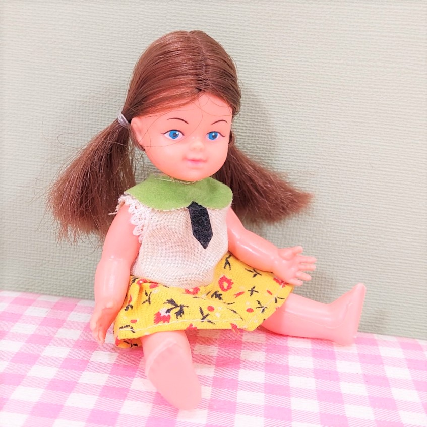 Vintage popje poppenhuispopje poppenhuis retro oud - 13 cm