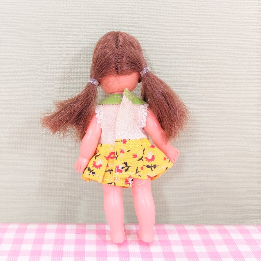 Vintage popje poppenhuispopje poppenhuis retro oud - 13 cm