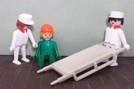 Vintage Playmobil 3361 verplegers met patient op brancard - ziekenhuis - 1976