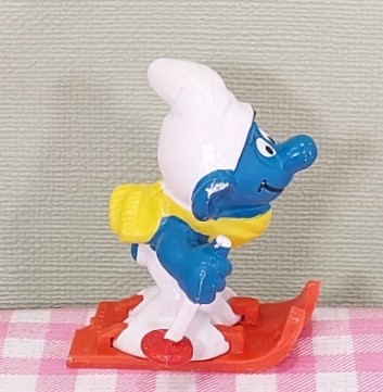 Vintage Smurf 20091 op rode ski's - Peyo W. Germany - Jaren 70