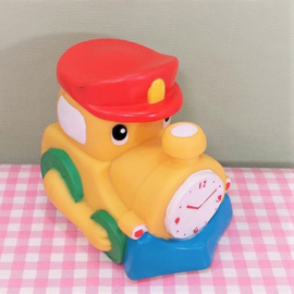 Vintage speelgoed piepfiguur gele trein