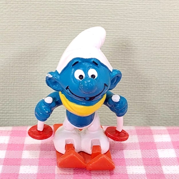 Vintage Smurf 20091 op rode ski's - Peyo W. Germany - Jaren 70