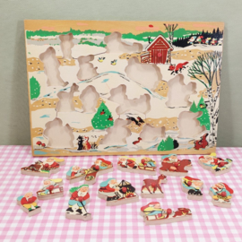 Vintage houten puzzel met kabouters in de winter - jaren 60