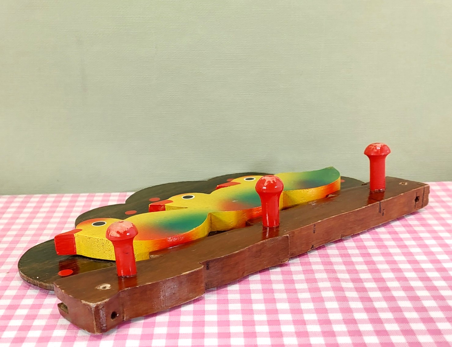 Vintage houten speelgoed - kinderkapstok met vogeltjes - Jaren 70