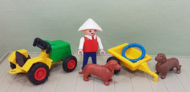 Vintage Playmobil 3715 jongen met tractor en honden - Playmobil boerderij