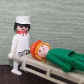 Vintage Playmobil 3361 verplegers met patient op brancard - ziekenhuis - 1976