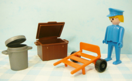 Vintage Playmobil 3323 kruier met bagage - station - 1974 /1981