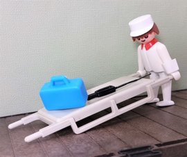 Vintage Playmobil 3361 verpleger met brancard - ziekenhuis - 1976