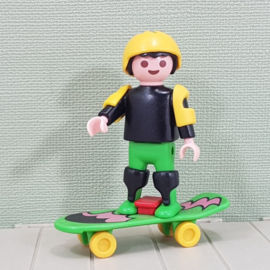 Playmobil 4998 Multisport jongen op skateboard / skateboarder - 1995/2001