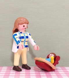 Playmobil Special 4668 moeder met baby in Maxi-Cosi - Playmobil City Life