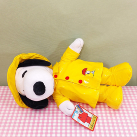 Snoopy Peanuts knuffel United Labels 2001 - gele regenjas 35 cm