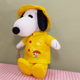 Snoopy Peanuts knuffel United Labels 2001 - gele regenjas 35 cm