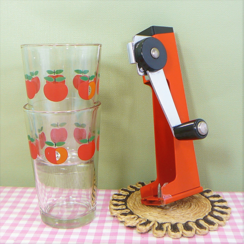 Moskee Sandy loterij Retro blikopener oranje - jaren 70 | Jaren 70 - Seventies - 70's | Mies &  Mas Vintage Toys & Kitchenware