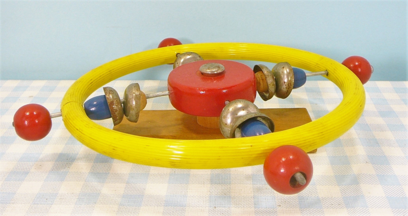 schokkend gebruik Geurloos Vintage houten speelgoed boxhanger - jaren 50/60 | Vintage speelgoed | Mies  & Mas Vintage Toys & Kitchenware