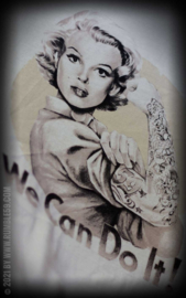 Rumble 59, Scoop Neck Marilyn can do it Tshirt.