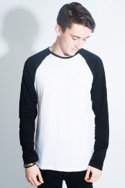 Pop Boutique, Raglan T-shirt Black/ White.