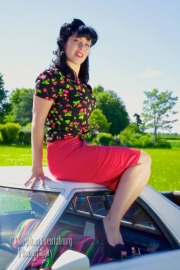 Pinup Couture, Classic Pencil Skirt  in Red.