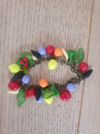 Bow and CRossbones, Fruit armband.