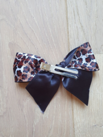 Lila Jo, Leopard bow.