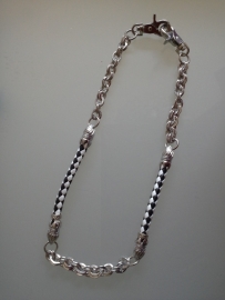 Wallet Chain zwart/ wit leder.