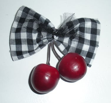 Gingham Bow Cherry Clip.