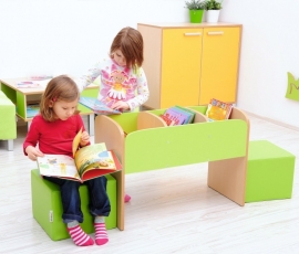 Lage boekenkast voor kinderen in de kleur Oranje