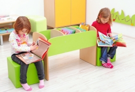 Lage boekenkast voor kinderen in de kleur Groen