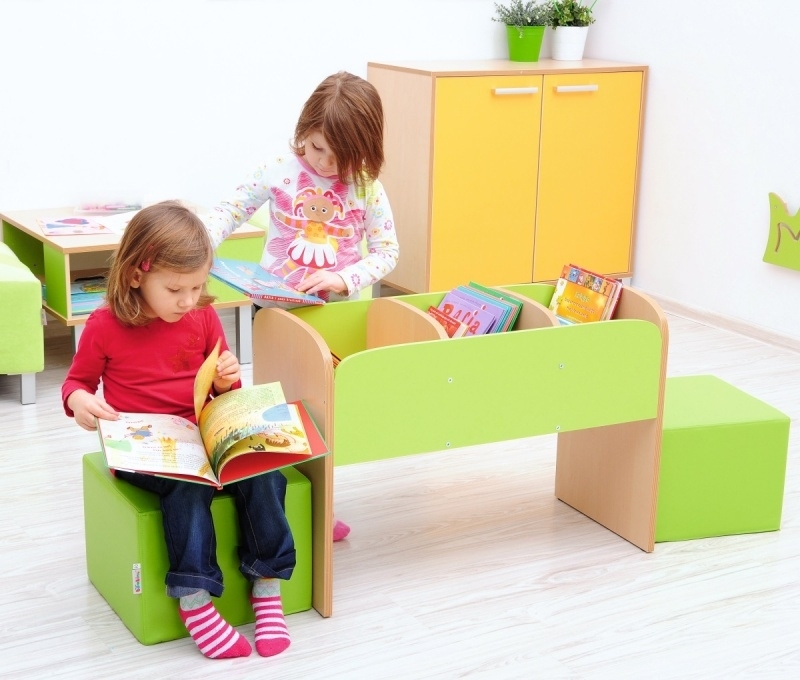 Lage boekenkast voor kinderen in de Geel | Boekenkasten | Kidsplaytables | Kinderspeelhoek kinderopvang