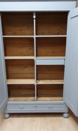Brocante kast: Brocante meidenkast in grijs