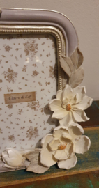Brocante fotolijst met vlinders en bloemen