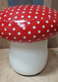 Paddenstoel als kinderstoel of als decoratie