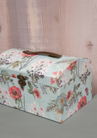 Romantische opbergdoos of koffer met bloemenprint