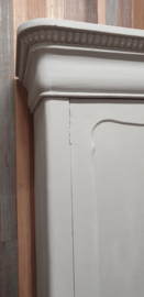 Brocante meidenkast: brocante Hollandse meidenkast of kledingkast in grijs