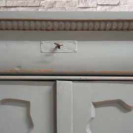 Brocante kast: Brocante meidenkast in grijs