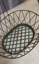 Brocante mand van metaal met hengsel
