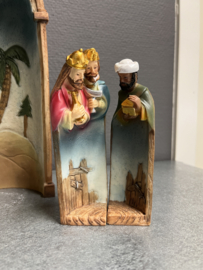 Kerstgroep, hoogste punt 25 cm, hars (8)