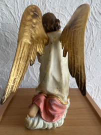 Engelenbeeld Knielende Engel Roze