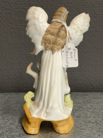 Beschermengel met kinderen, Biscuit porselein, 12 cm, 1900  beschadigd (0)