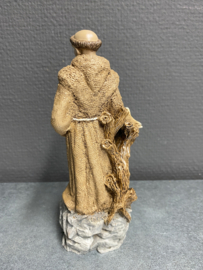 Heiligenbeeld  Franciscus van Assisi met Tau en duiven resin, 15cm. (2)