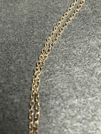 Zilverkleurig kettinkje met kruis 27 cm