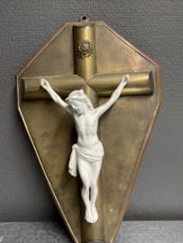 Koperen crucifix, 34 x 22 cm, porselein corpus (7)