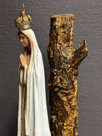 Heiligenbeeld Maria Onze-Lieve-Vrouw van Fatima – Resin, op hout- en kurkvoet