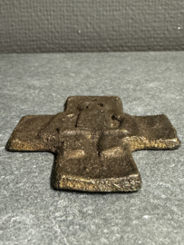 Kruis ,gietijzer 8x6.5 CM