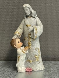 Heilige Communie beeldje, resin,  15 cm.  Jezus met jongen  (1)