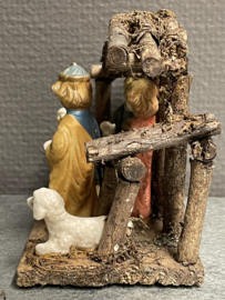 Kerststal, met porseleinen figuren, 13x11x7 cm (9)