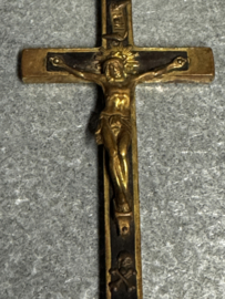 Bronzen Kruisbeeld – Corpus Christi met Schedel en Kruisbeenderen, ca. 1930
