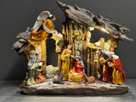 Kerststal met 10 vaste figuren met verlichting
