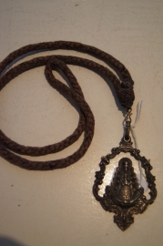 Gevlochten haar ketting met OLV Rocio Spanje 1860